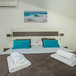 Two Bedroom Apartment Milohanic III