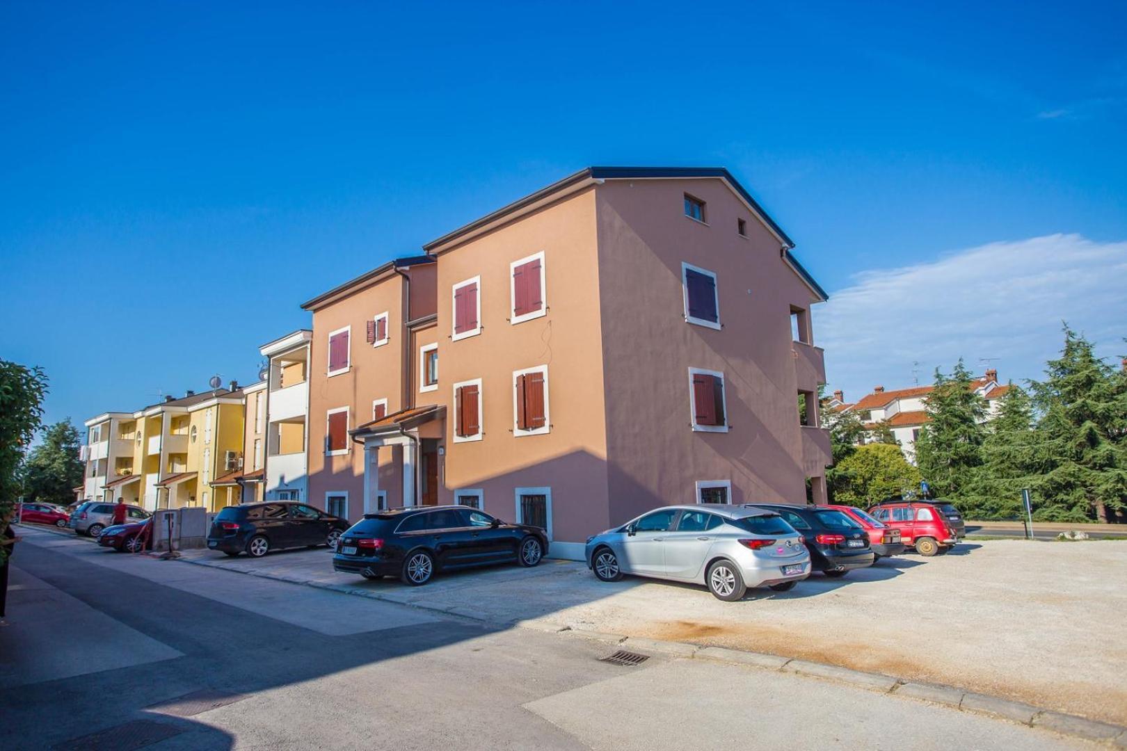 Two Bedroom Milohanic Iii Apartment Poreč