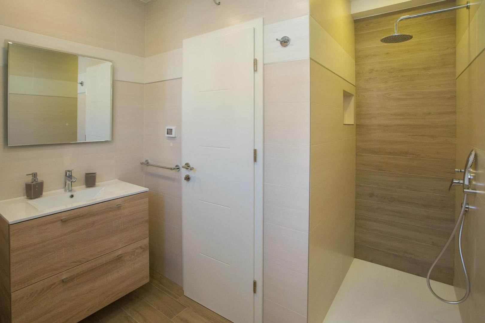 Two Bedroom Milohanic Iii *